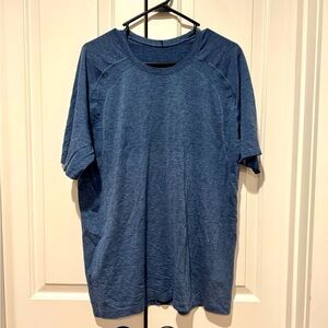 Men’s Lululemon workout shirt